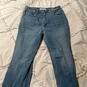 Abercrombie & Fitch. The Ankle straight ultra high rise size 27 or 4